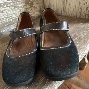 Natural Soul By Naturalizer Leather Suede Mary Jane Shoes Black Size 8M